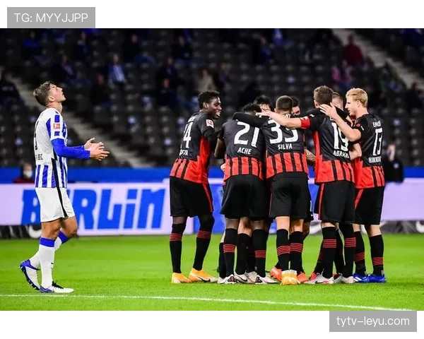 法兰克福主帅战术革新显成效，球队状态回暖重拾胜利信心