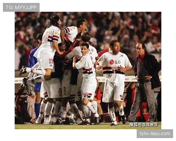 克罗斯状态回暖,绿茵场上再展传奇风采 克罗斯状态回暖,绿茵场上再展传奇风采