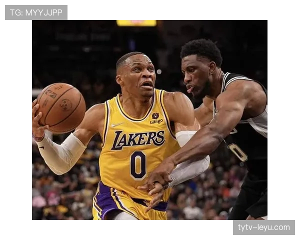 戴维斯战术执行力显著提升，助球队状态回暖豪取连胜