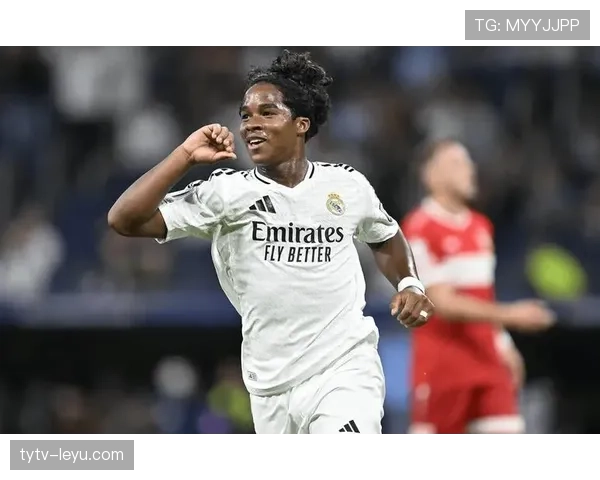 本泽马技术全面性持续提升,进攻端表现稳健